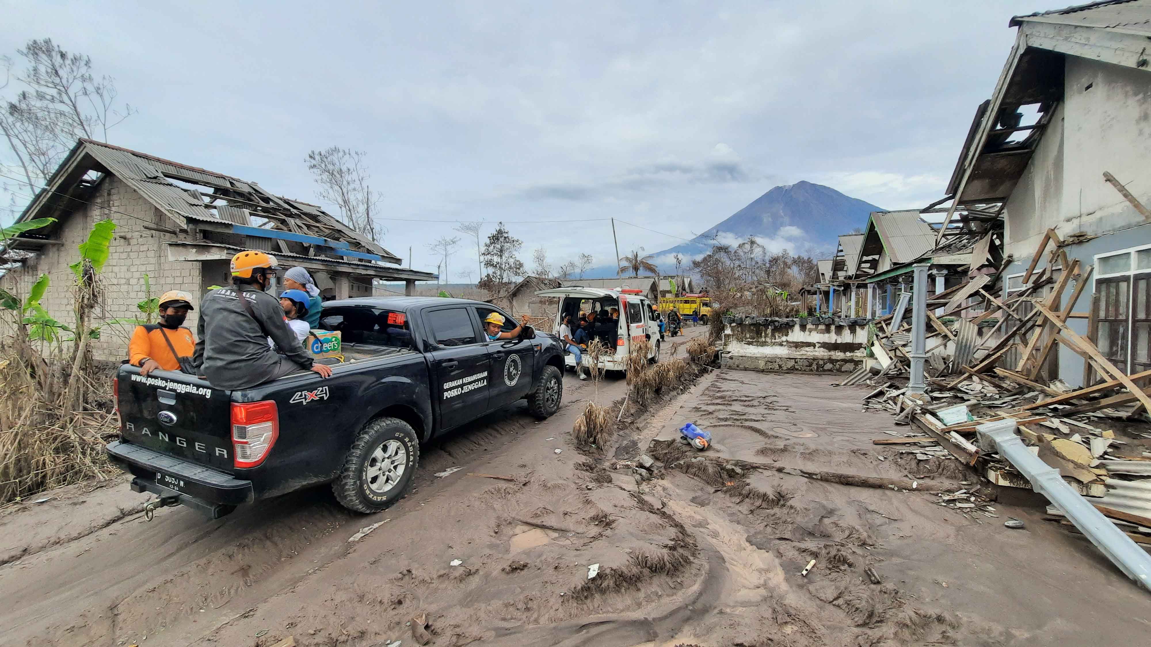 Erupsi Gunung Semeru, Kabupaten Lumajang - Jawa Timur