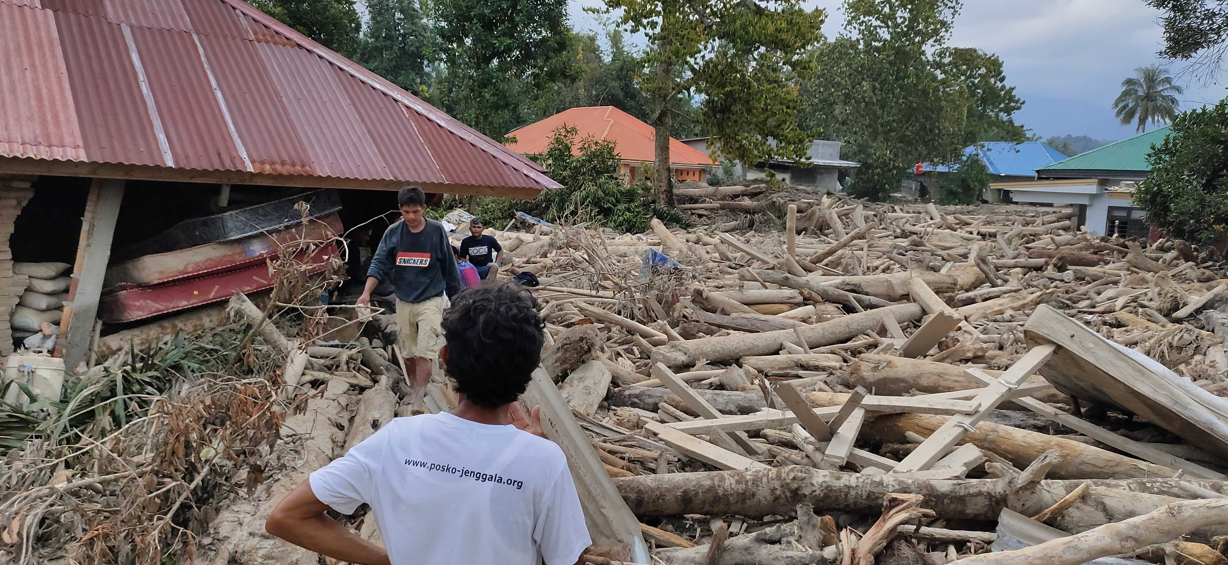 Dokumentasi Banjir Bandang Luwu Utara, Sulawesi Selatan — Kabupaten Luwu Utara #3